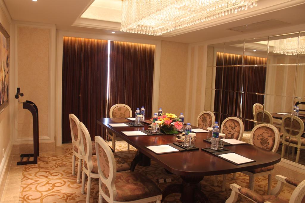 Zhengzhou Yuehai Hotel Экстерьер фото